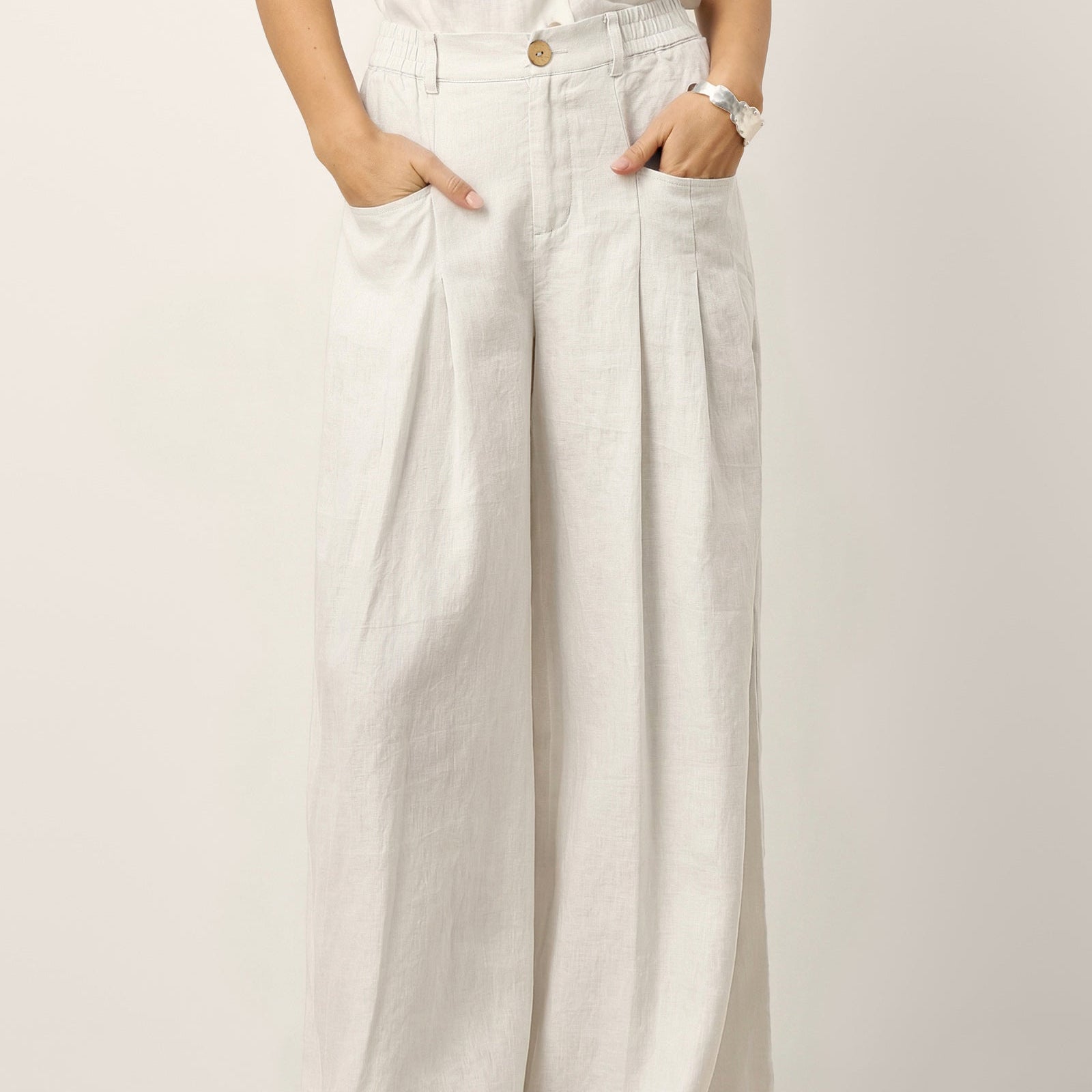 Fashionista Heaven Linen Pleated Relaxed Pants — Yara