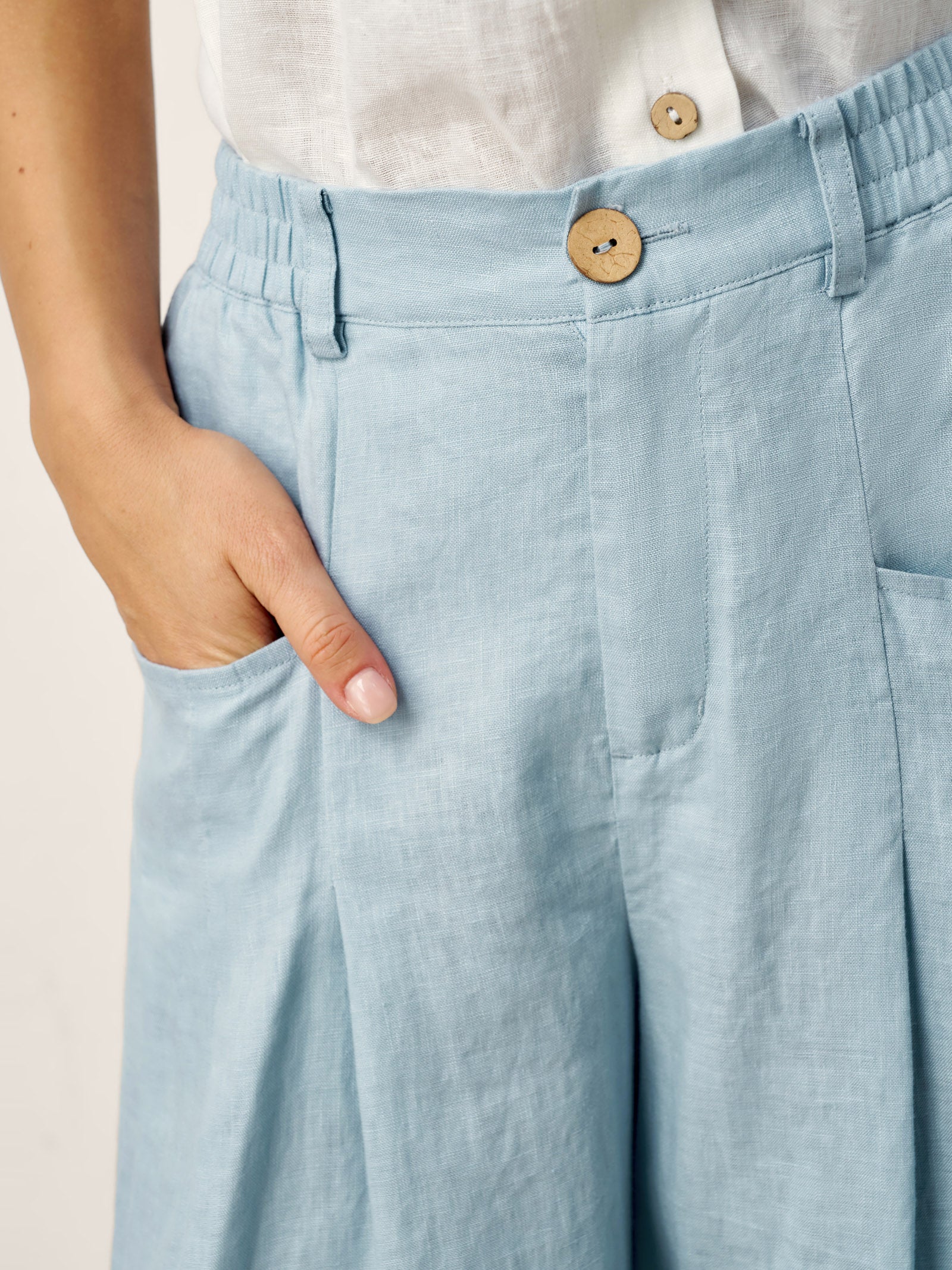 Fashionista Heaven Linen Pleated Relaxed Pants — Yara