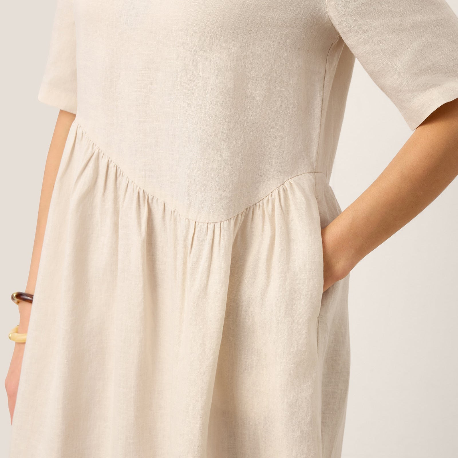 Linen Arch-Seam Fluid Midi — Eudora
