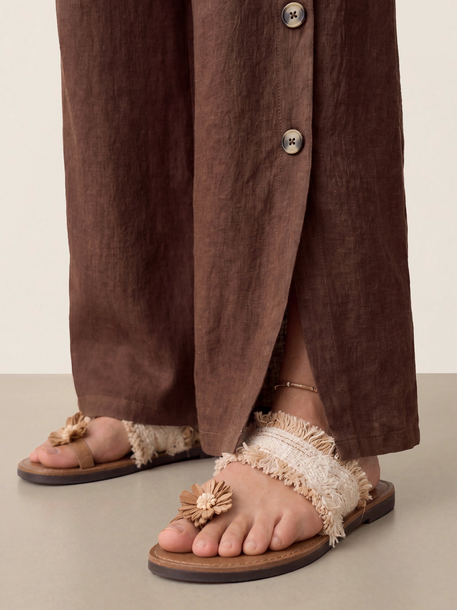 Fashionista Heaven Linen Slit-Hem Pants — Anaïs