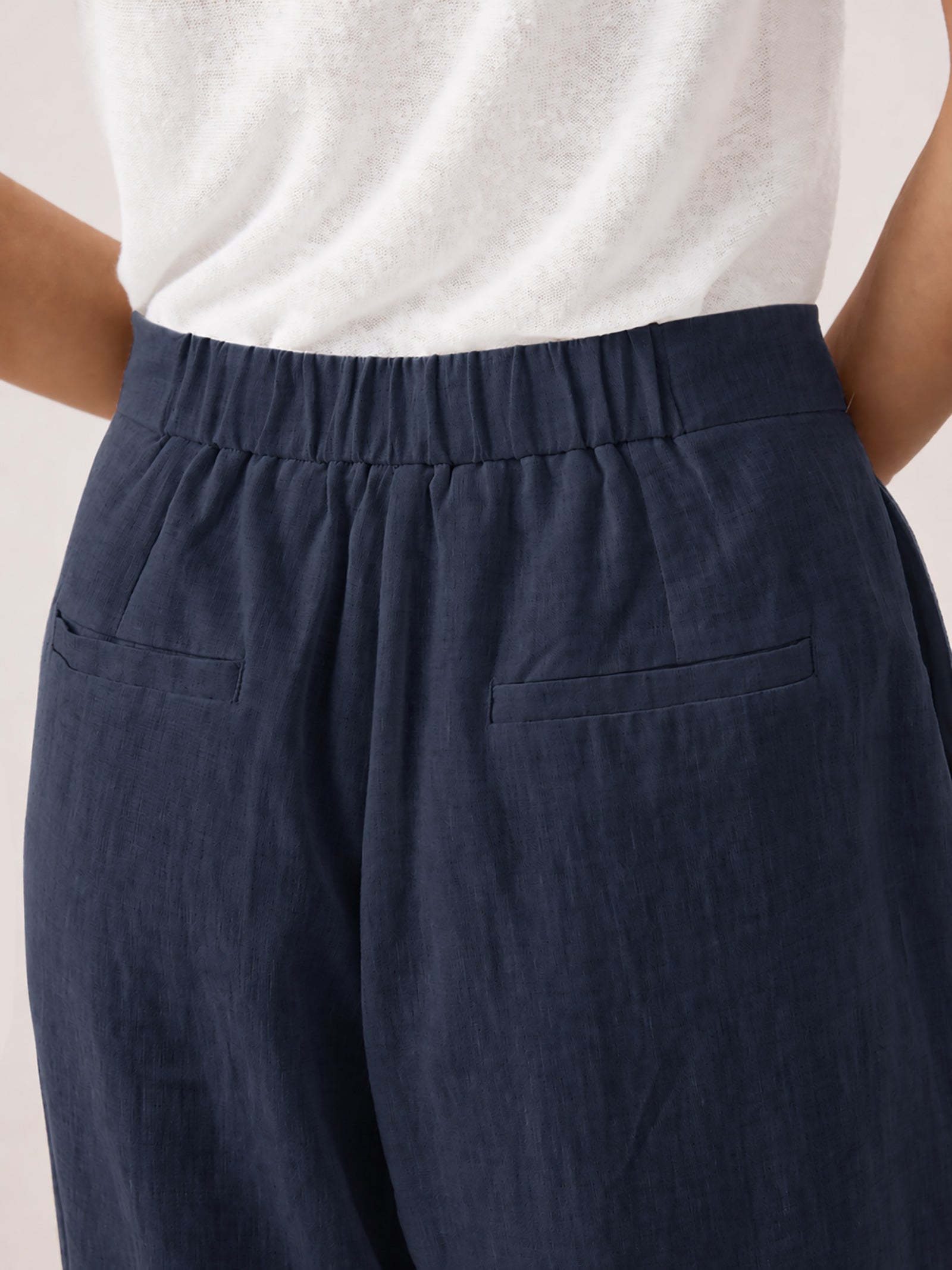 Fashionista Heaven Linen Slit-Hem Pants — Anaïs