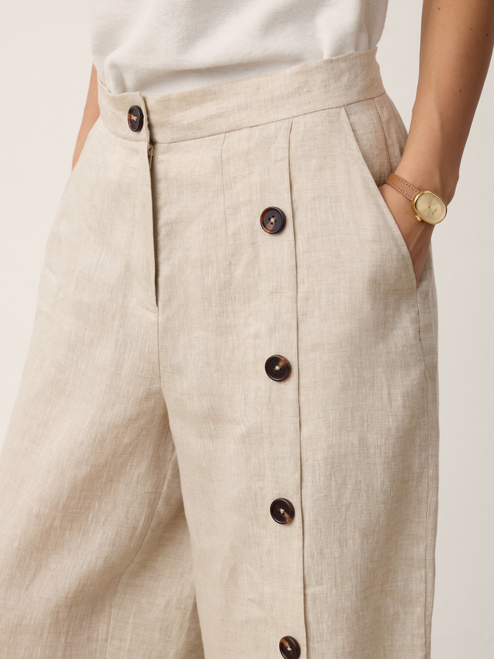 Fashionista Heaven Linen Slit-Hem Pants — Anaïs