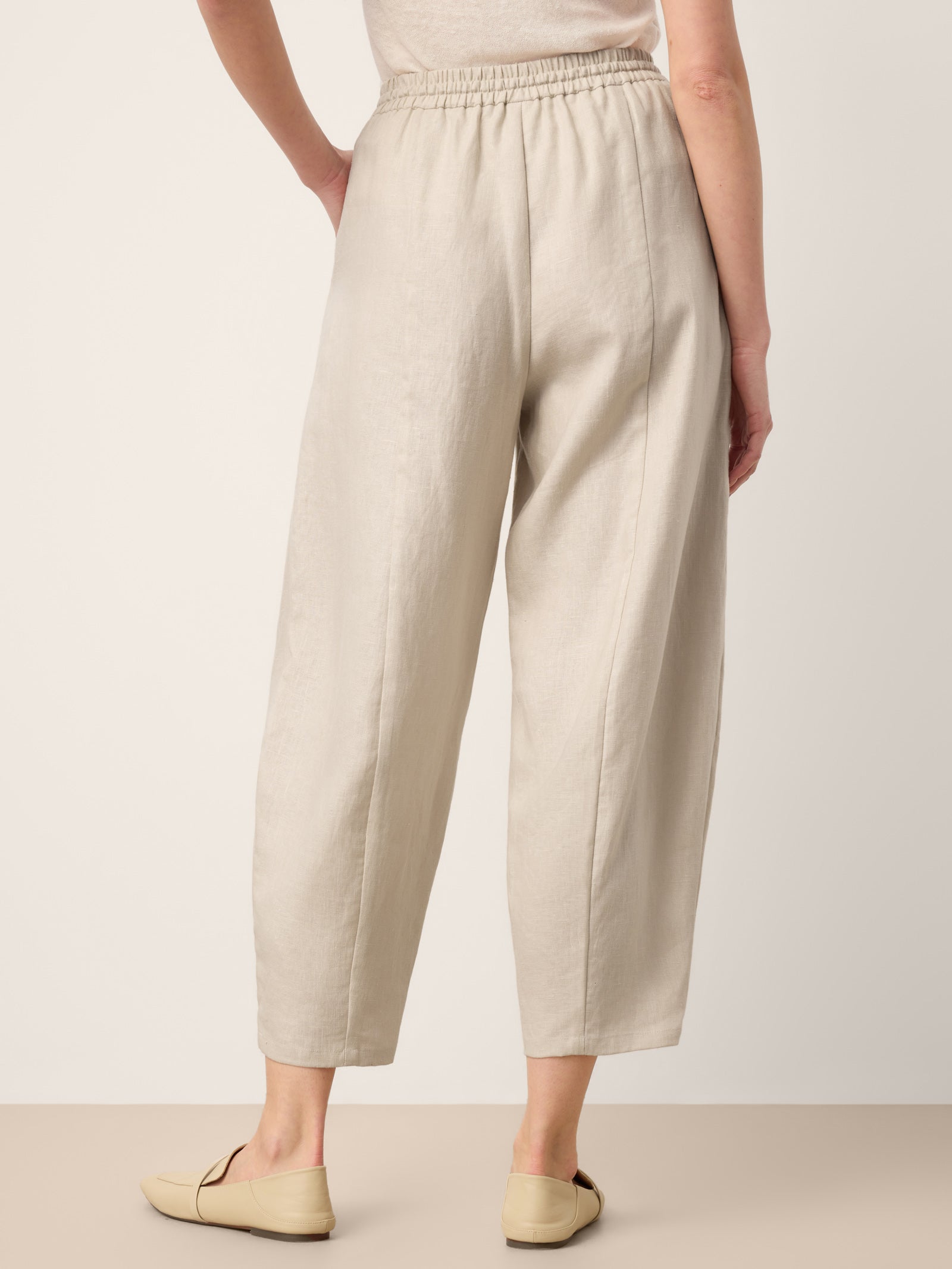 Linen Tapered Cropped Pants — Bibiana