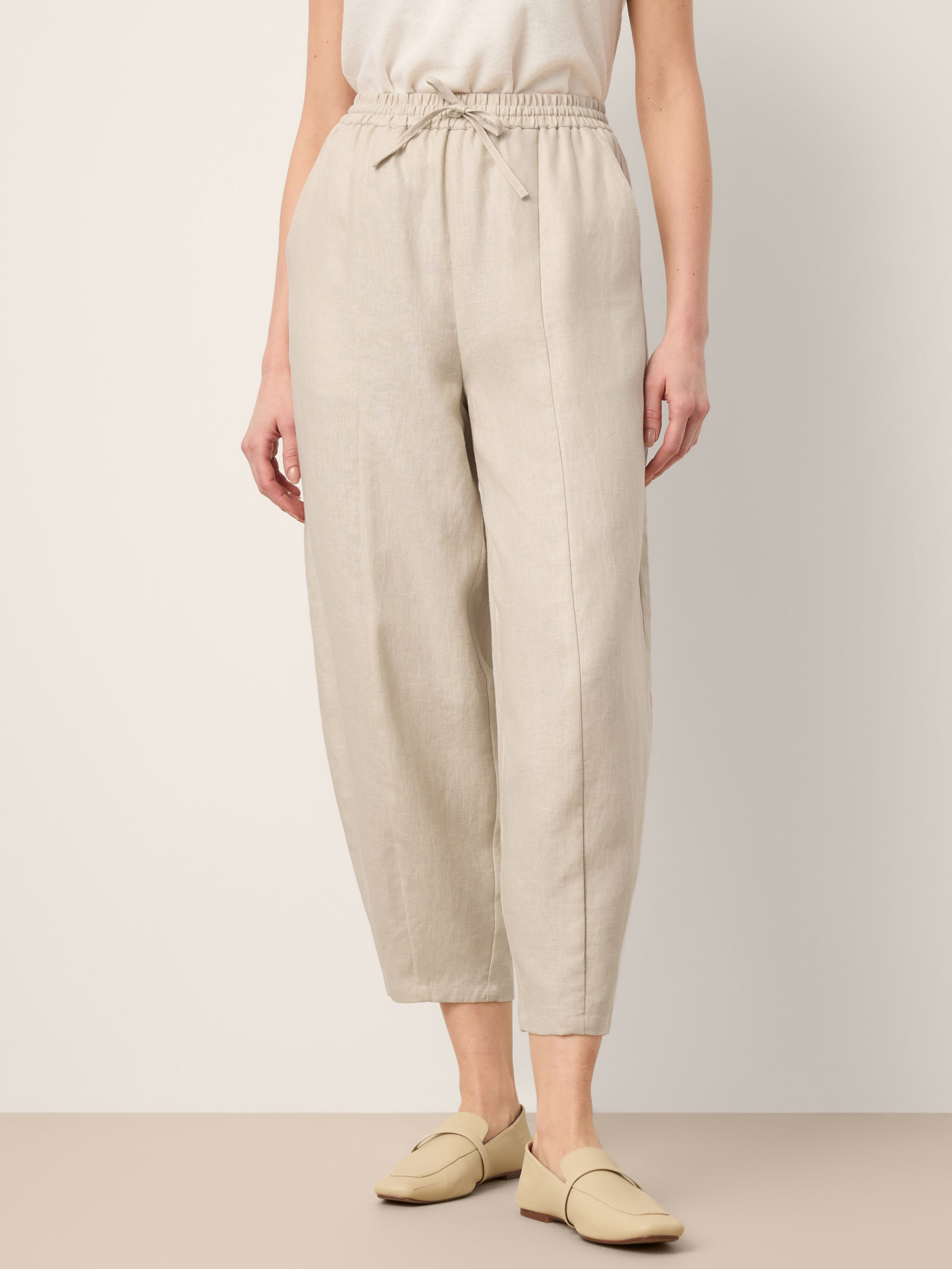 Linen Tapered Cropped Pants — Bibiana