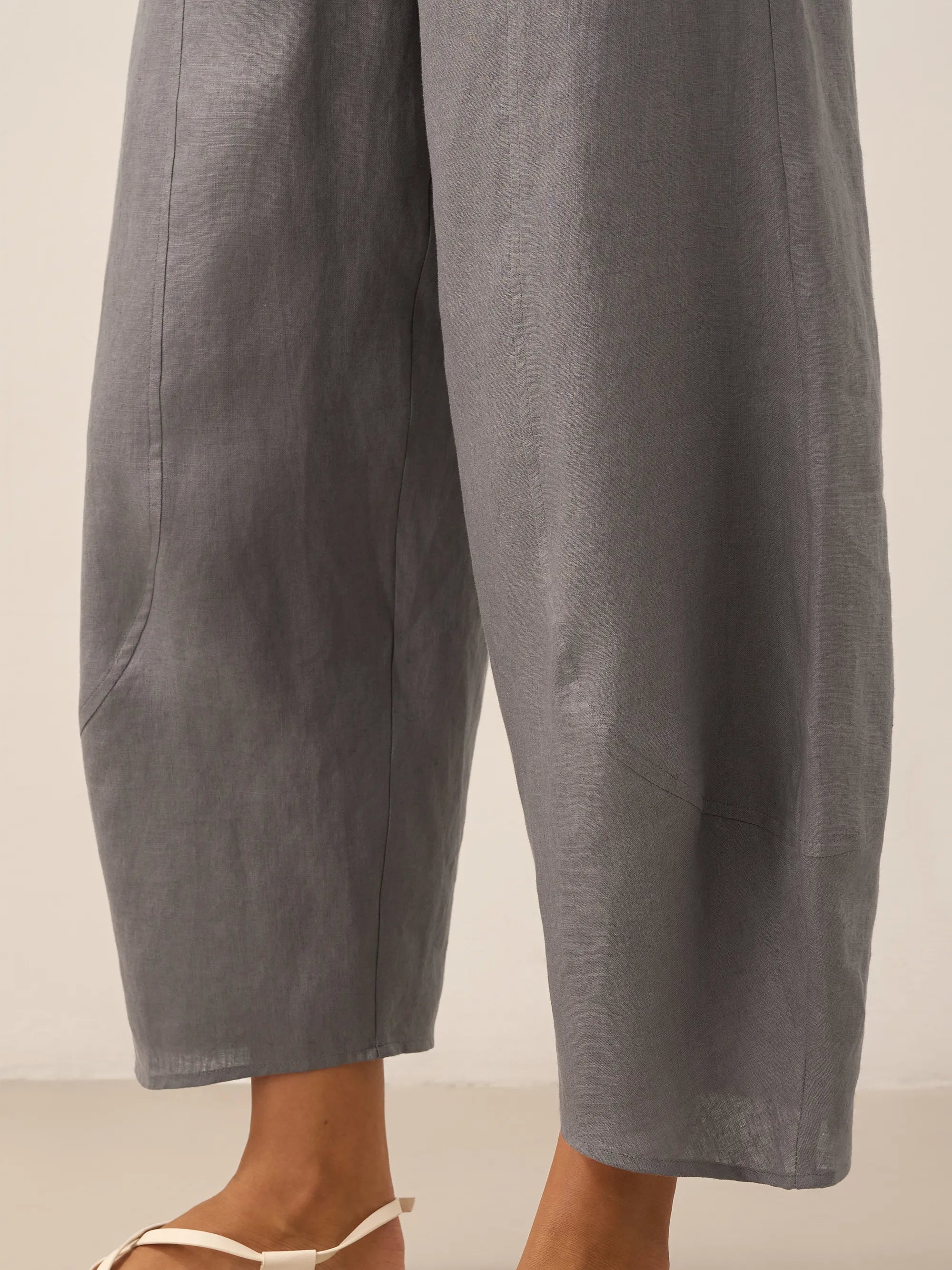 Fashionista Heaven Linen Ankle Pants — Clementine
